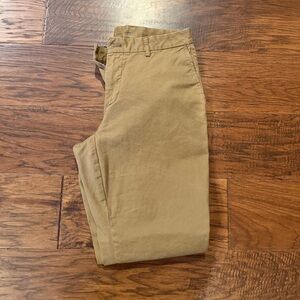 Old Navy Men's Athletic Chinos w/ built in flex